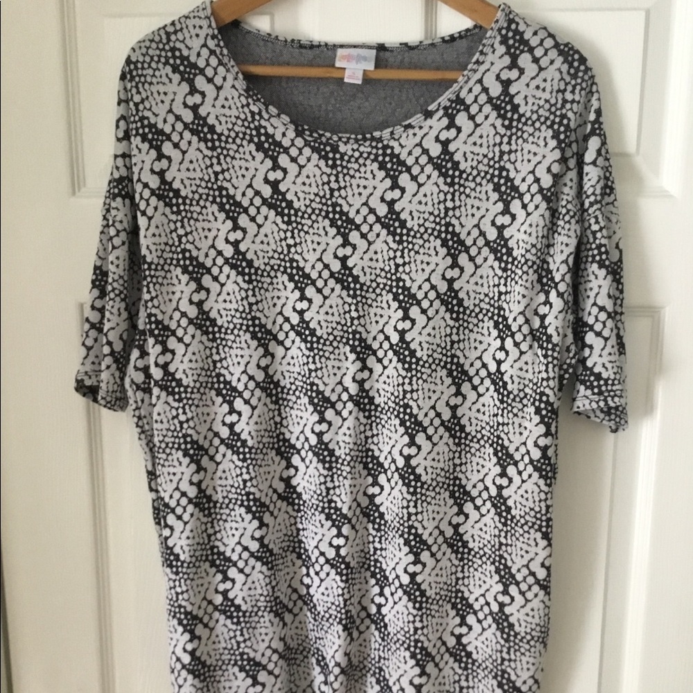 LuLaRoe Irma tunic